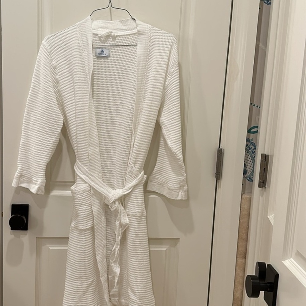 Matouk Kiran Robe - Picture 2 of 3